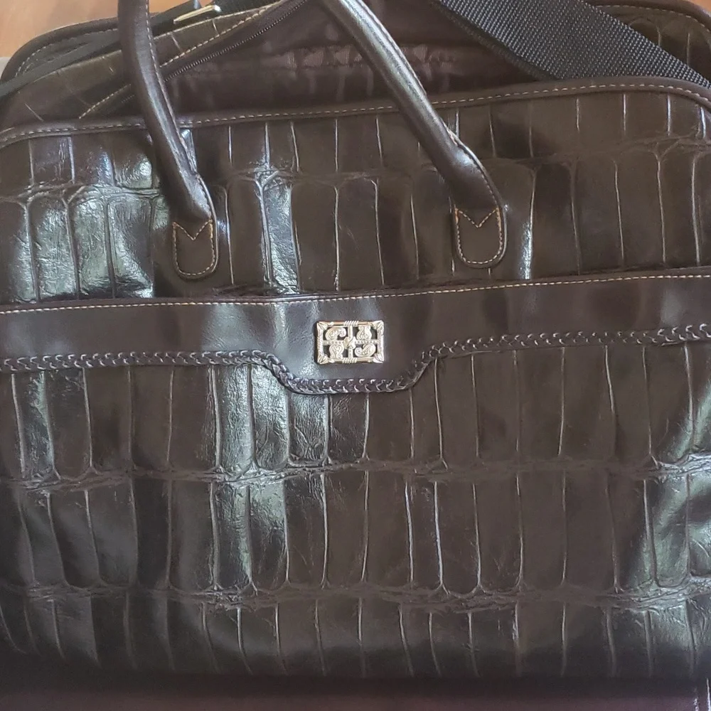 Bueno Travel Bag.